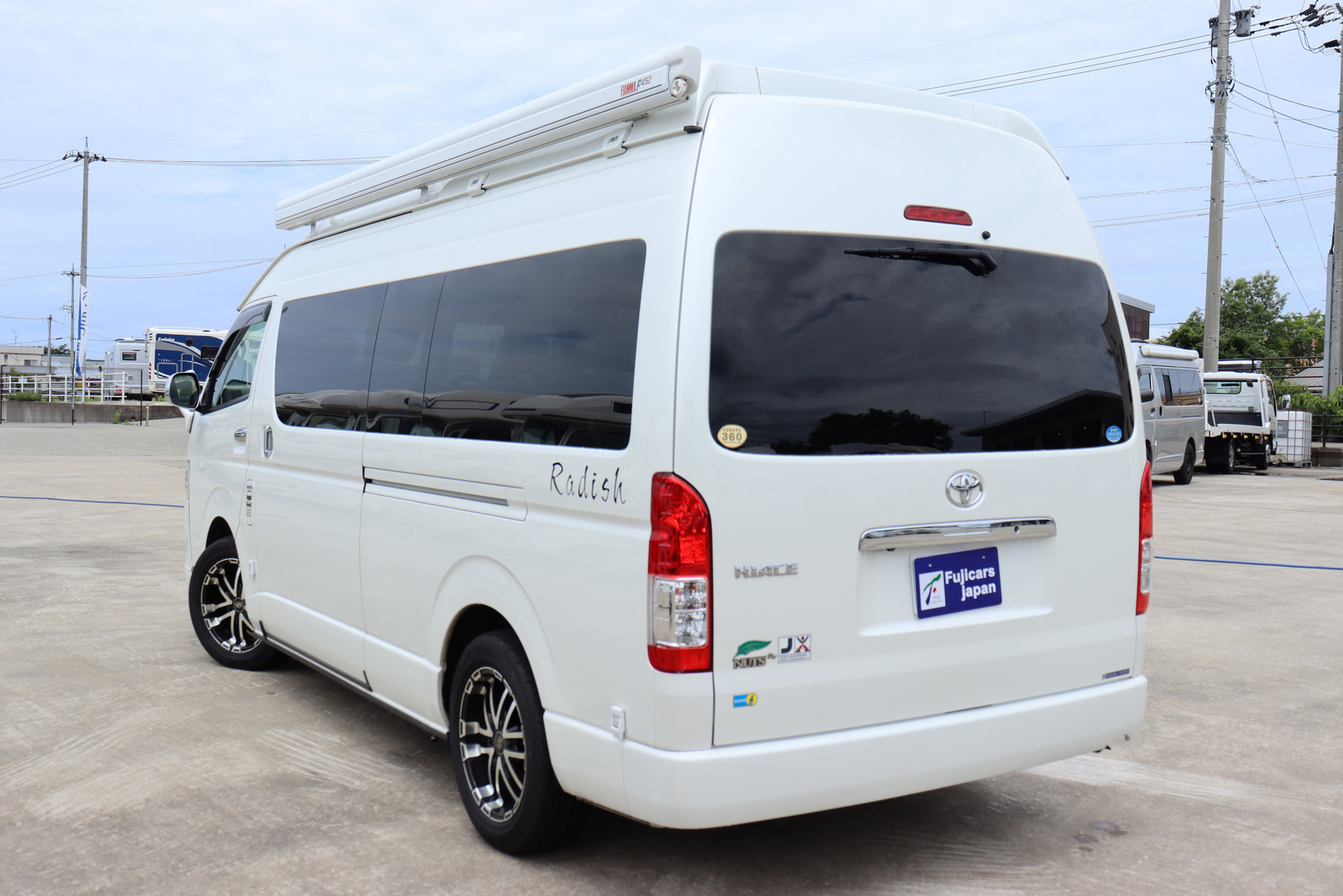 キャンピングカー バンコン ﾊｲｴｰｽ ﾅｯﾂRV ﾗﾃﾞｨｯｼｭ 4WD　ﾘﾁｳﾑ400