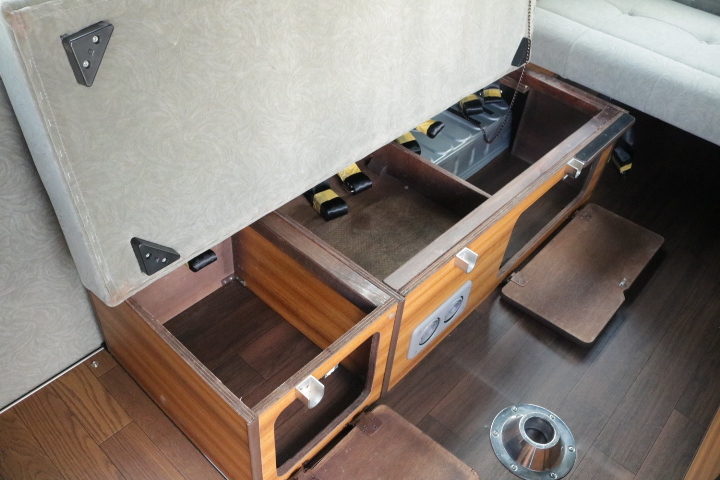 キャンピングカー バンコン ﾊｲｴｰｽ RVｺｰｴｲ ﾘｰﾄﾞ　冷蔵庫　ｵｰﾆﾝｸﾞ