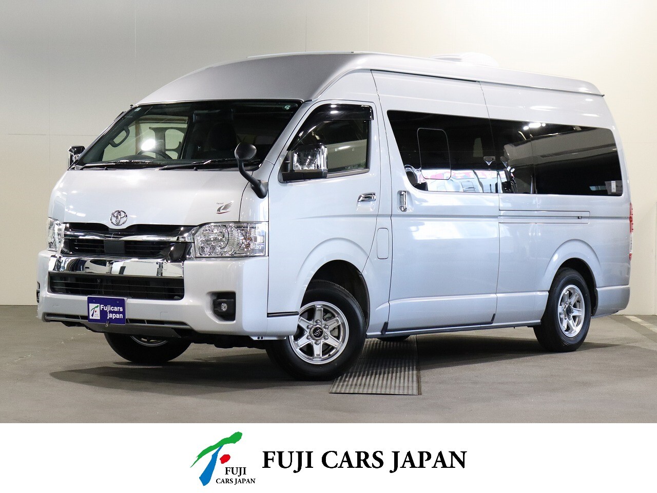 キャンピングカー バンコン ハイエース レクビィ トップセイル4WD　FF　ソーラー