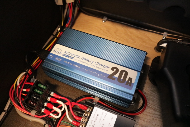 キャンピングカー バンコン ﾊｲｴｰｽ FOCS DS-L　冷蔵庫　ﾜﾝｵｰﾅｰ