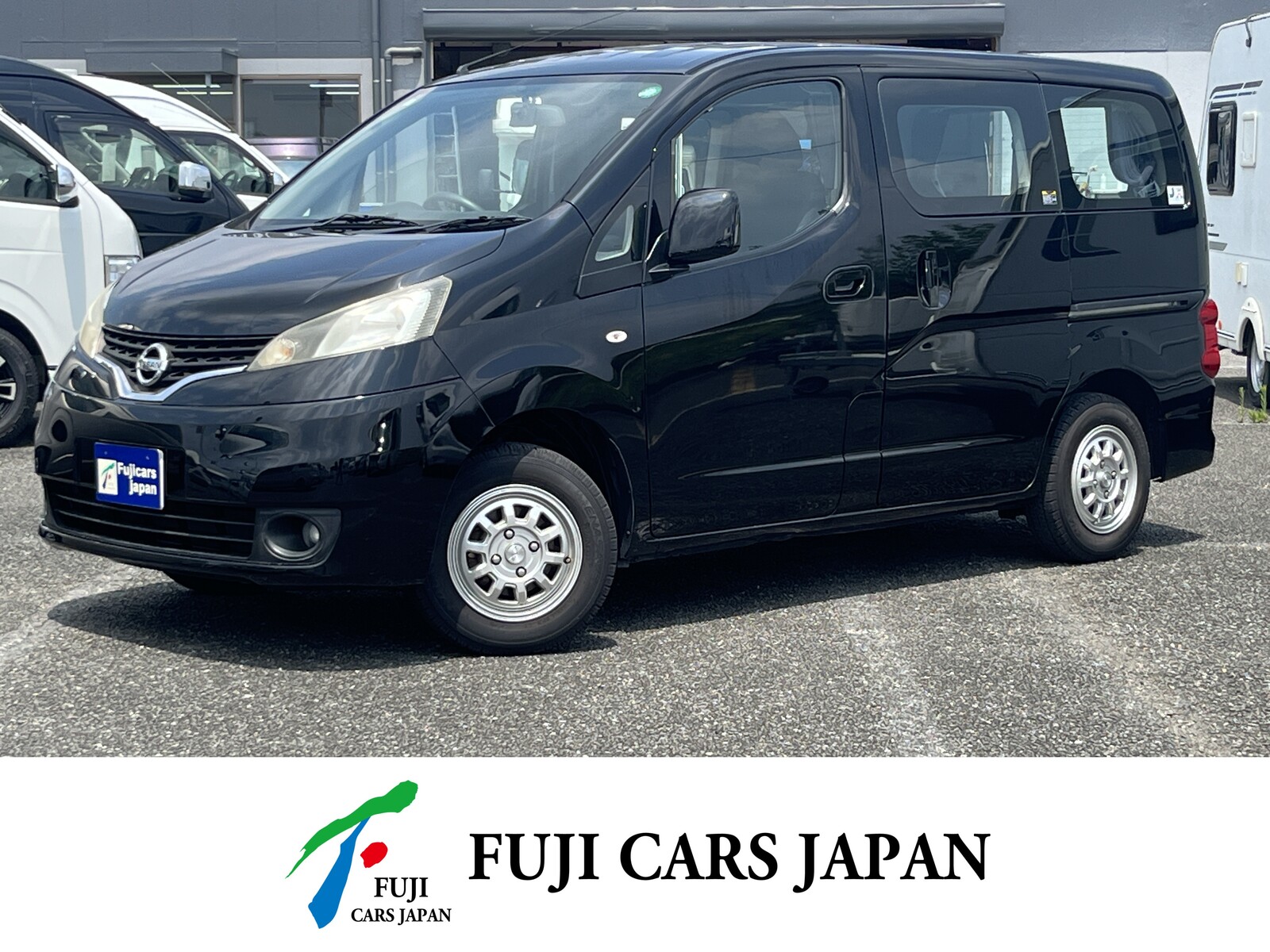 キャンピングカー バンコン NV200 OMCオリジナル FFヒーター 2段ベッド