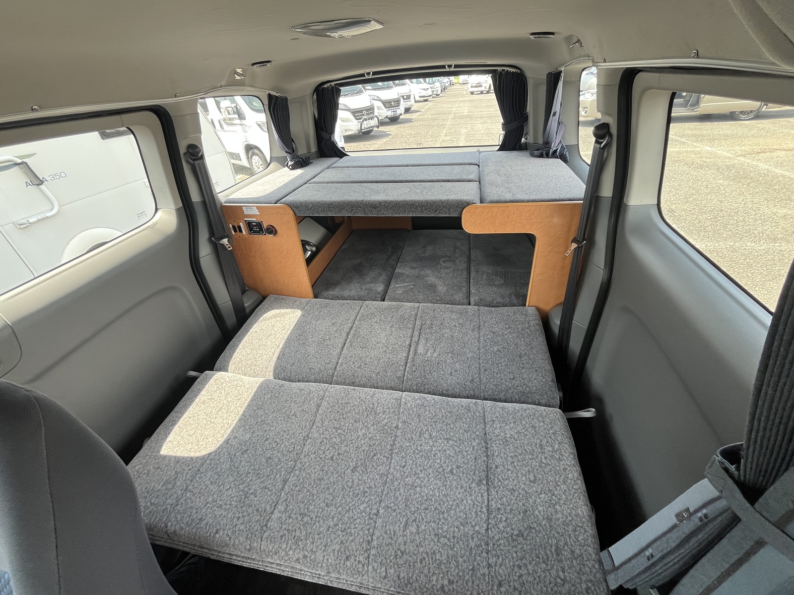 キャンピングカー バンコン NV200 OMCｵﾘｼﾞﾅﾙ FFﾋｰﾀｰ 2段ﾍﾞｯﾄﾞ