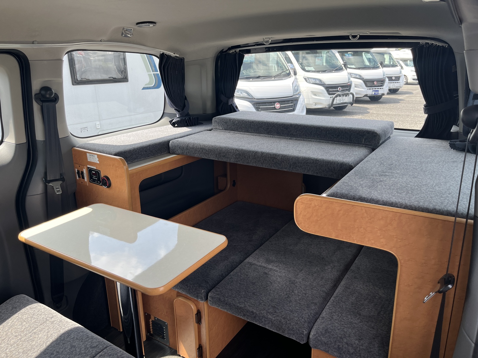 キャンピングカー バンコン NV200 OMCｵﾘｼﾞﾅﾙ FFﾋｰﾀｰ 2段ﾍﾞｯﾄﾞ