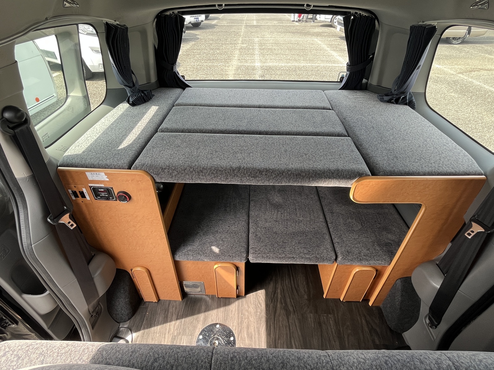 キャンピングカー バンコン NV200 OMCｵﾘｼﾞﾅﾙ FFﾋｰﾀｰ 2段ﾍﾞｯﾄﾞ
