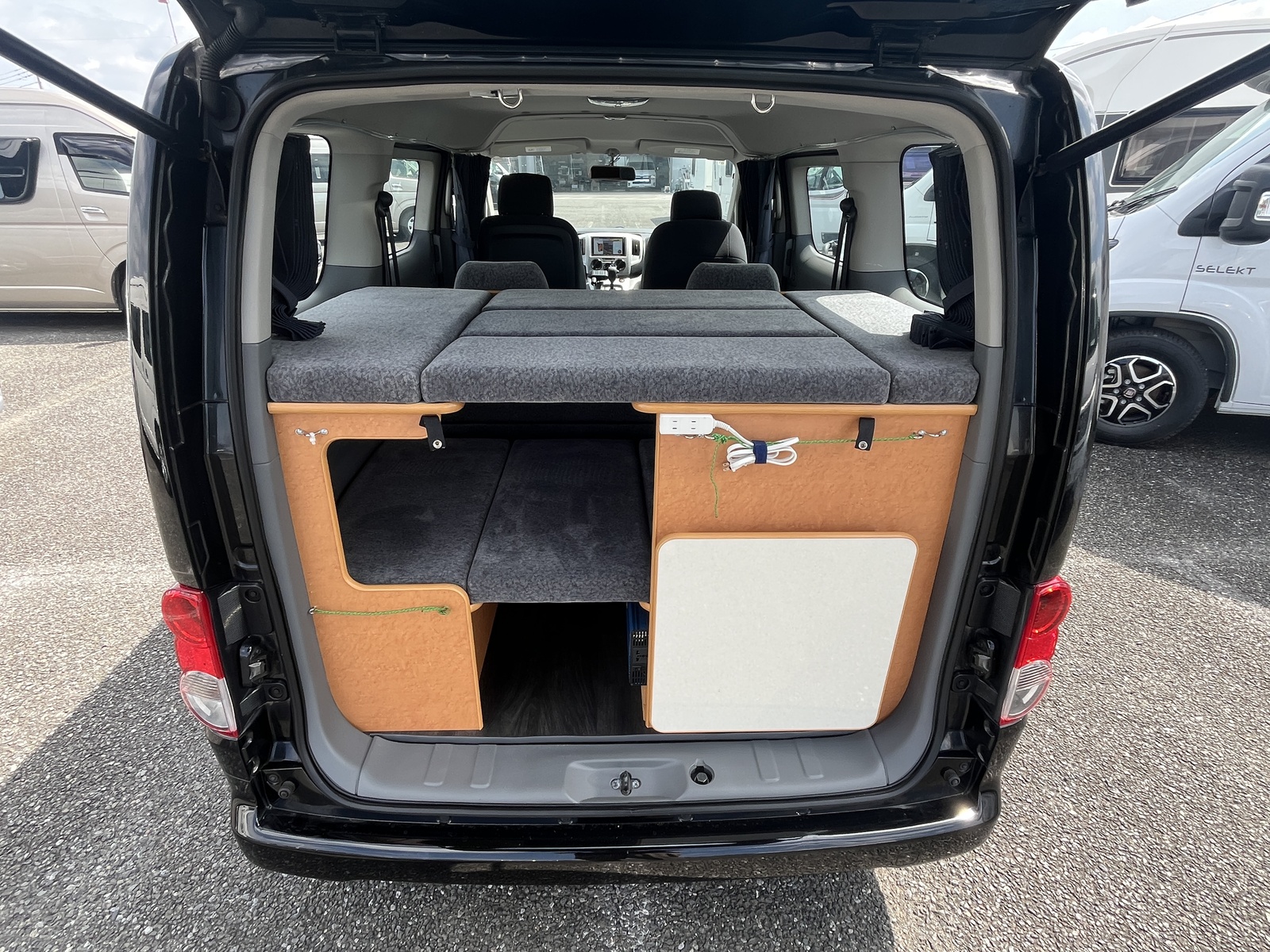キャンピングカー バンコン NV200 OMCｵﾘｼﾞﾅﾙ FFﾋｰﾀｰ 2段ﾍﾞｯﾄﾞ