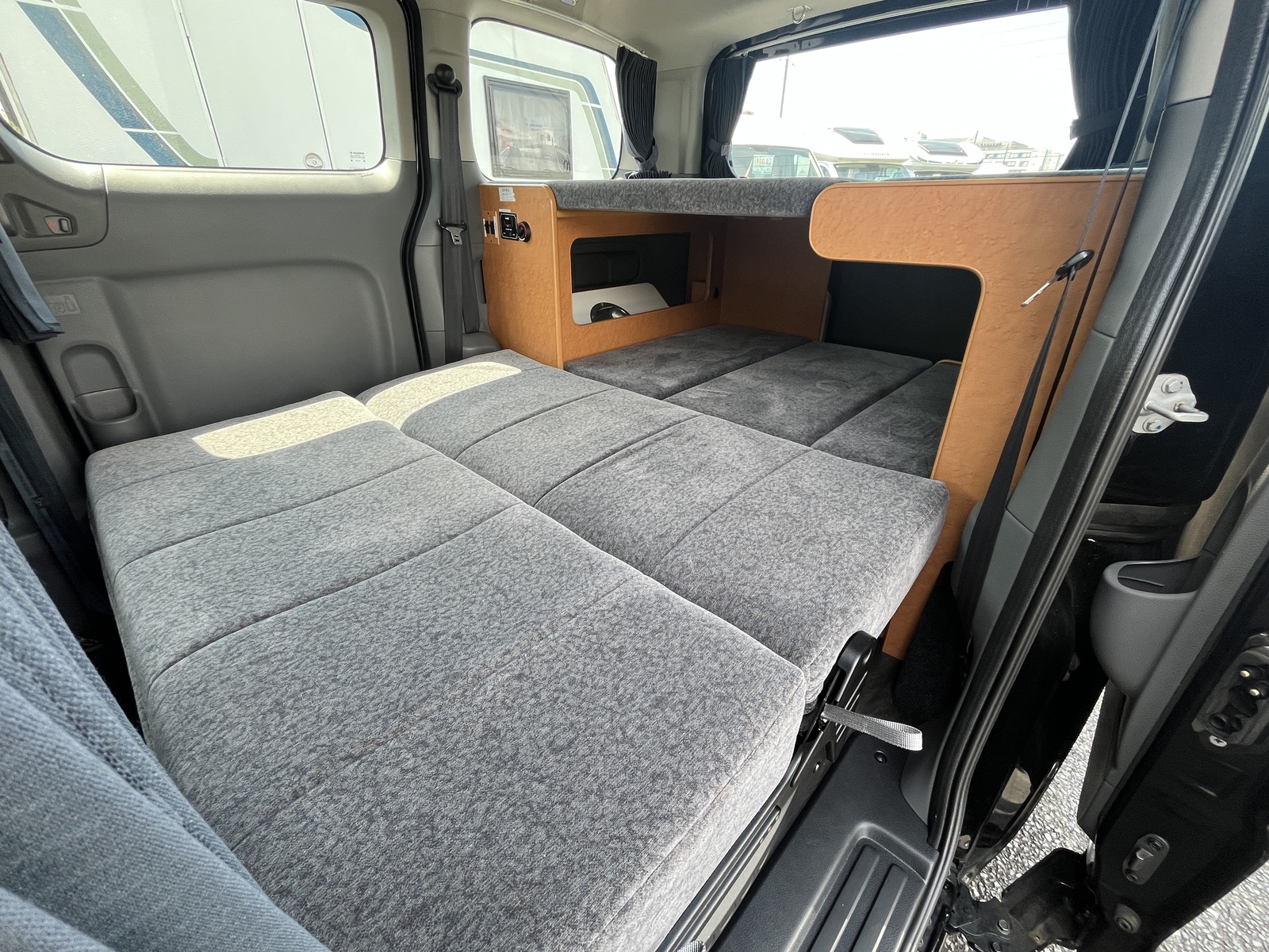 キャンピングカー バンコン NV200 OMCｵﾘｼﾞﾅﾙ FFﾋｰﾀｰ 2段ﾍﾞｯﾄﾞ