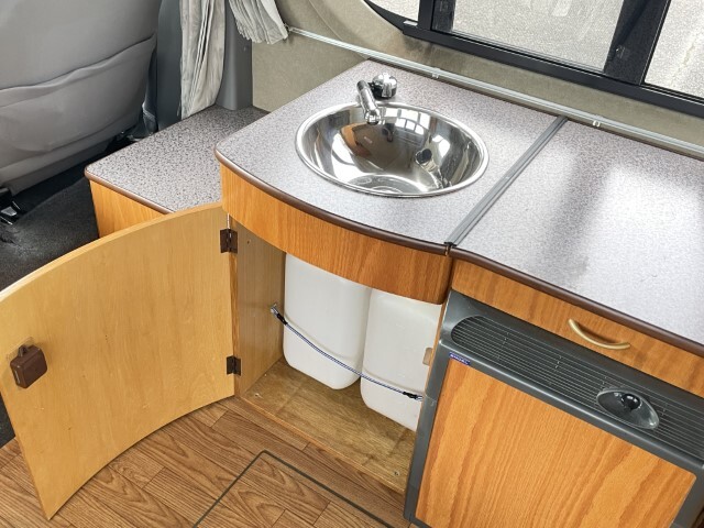 キャンピングカー バンコン ﾋﾞｰｸﾙ ﾃﾞｭｵ 40L冷蔵庫 4型ﾌｪｲｽﾁｪﾝｼﾞ