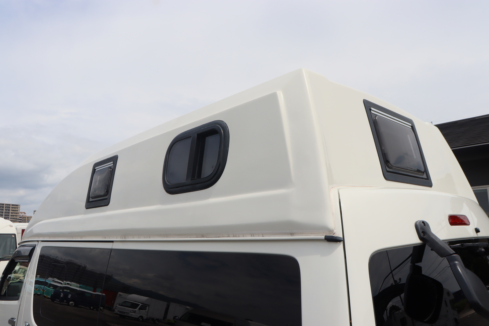 キャンピングカー バンコン ﾊｲｴｰｽ ﾀﾞｲﾚｸﾄｶｰｽﾞ ﾎﾞﾝﾄﾞⅡ 4WD