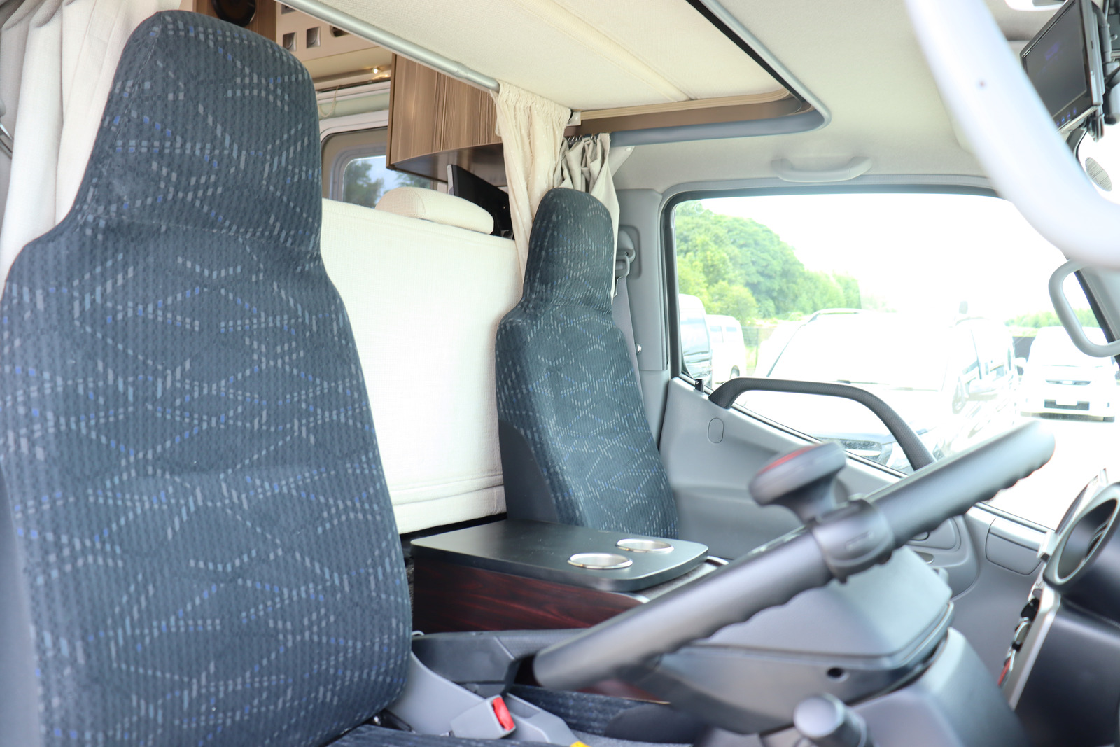 キャンピングカー キャブコン ｶﾑﾛｰﾄﾞ ﾊﾞﾝﾃｯｸ ｼﾞﾙﾉｰﾌﾞﾙ 家AC　鉛3　4WD