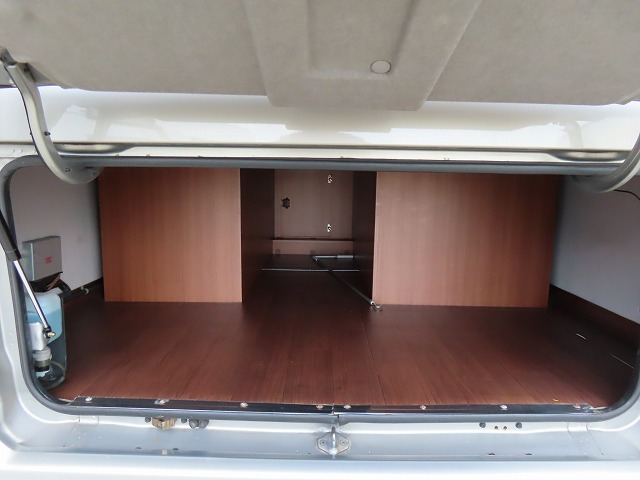 キャンピングカー バスコン ｼﾋﾞﾘｱﾝ RVﾗﾝﾄﾞ ﾗﾝﾄﾞﾎｰﾑ　6速MT　窓埋め