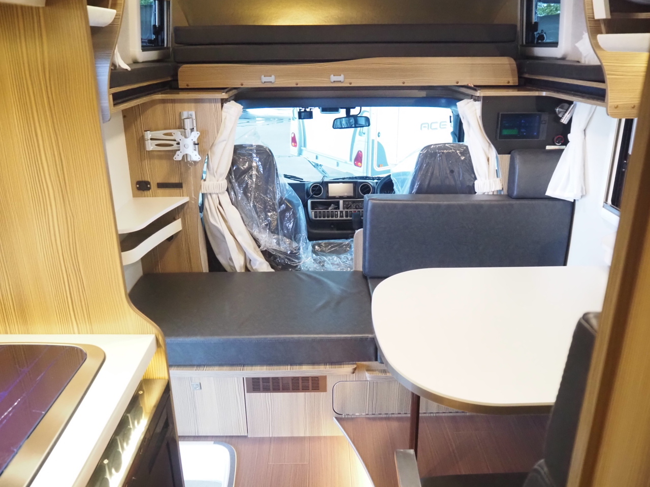 キャンピングカー カムロード  ﾊﾞﾝﾃｯｸ ｼﾞﾙ520ｲﾘｽ 特別仕様 登録済み未使用車