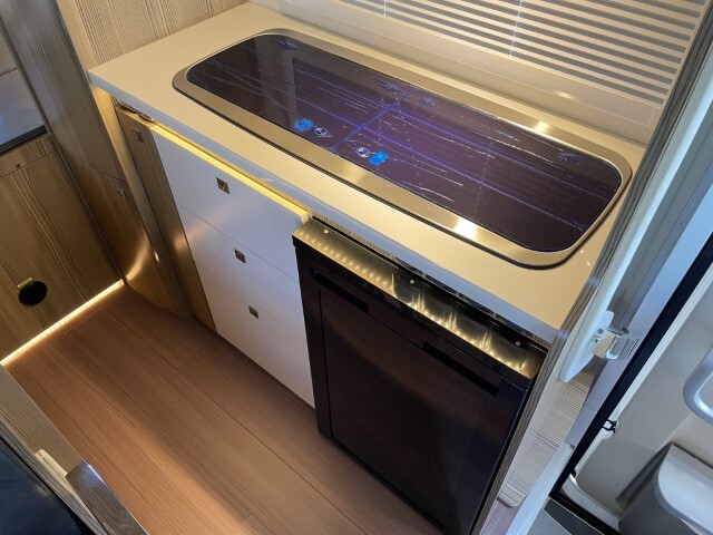 キャンピングカー キャブコン ﾊﾞﾝﾃｯｸ ｼﾞﾙ520ｲﾘｽ 特別仕様 登録済み未使用車
