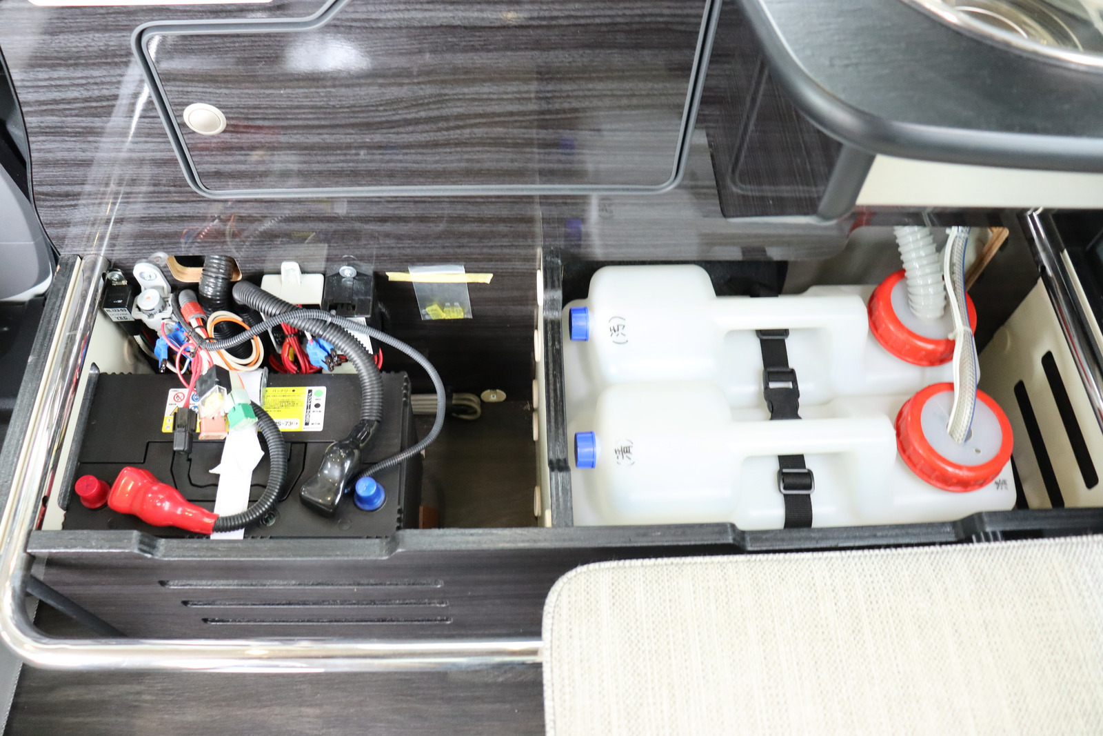キャンピングカー バンコン NV200ﾊﾞﾈｯﾄ ｱﾈｯｸｽ ﾌｧﾐﾘｰﾜｺﾞﾝSS　FF