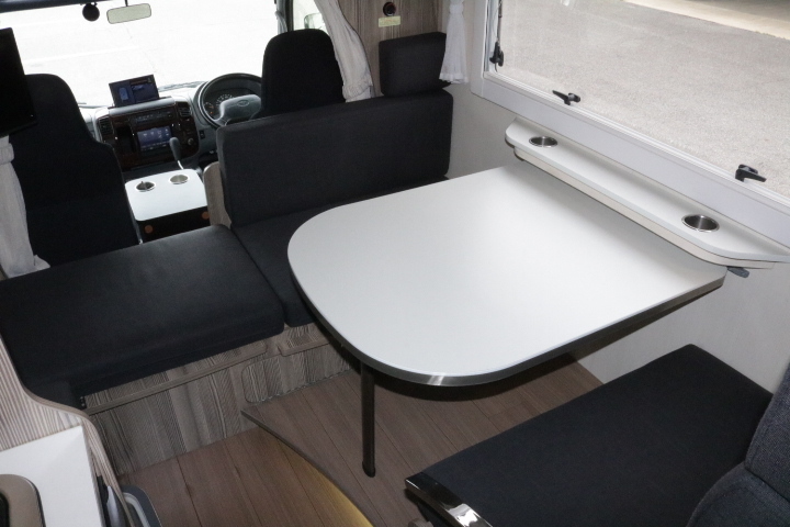 キャンピングカー キャブコン ｶﾑﾛｰﾄﾞ ﾊﾞﾝﾃｯｸｼﾞﾙ520 家庭用ｴｱｺﾝ4WD