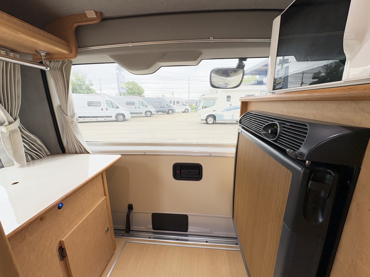 キャンピングカー バンコン ﾊｲｴｰｽ OMC 北斗 対座ﾓﾃﾞﾙ FFﾋｰﾀｰ