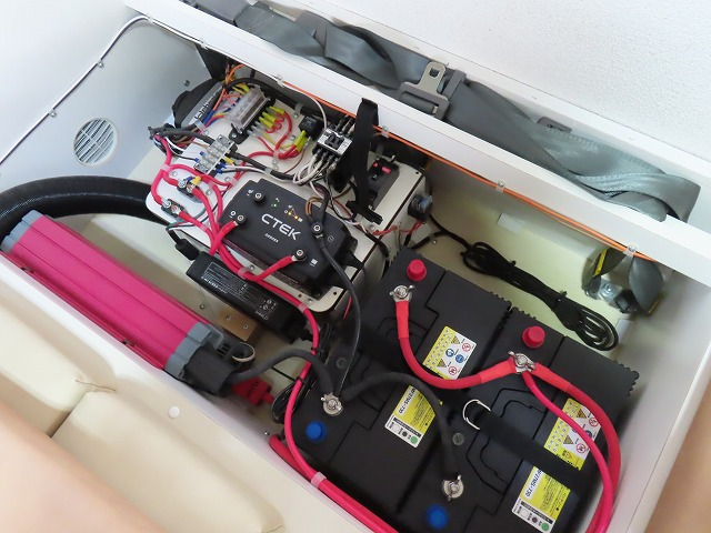 キャンピングカー キャブコン ﾀｳﾝｴｰｽ かｰいんてりあ高橋 ﾈｵﾕｰﾛ 4WD
