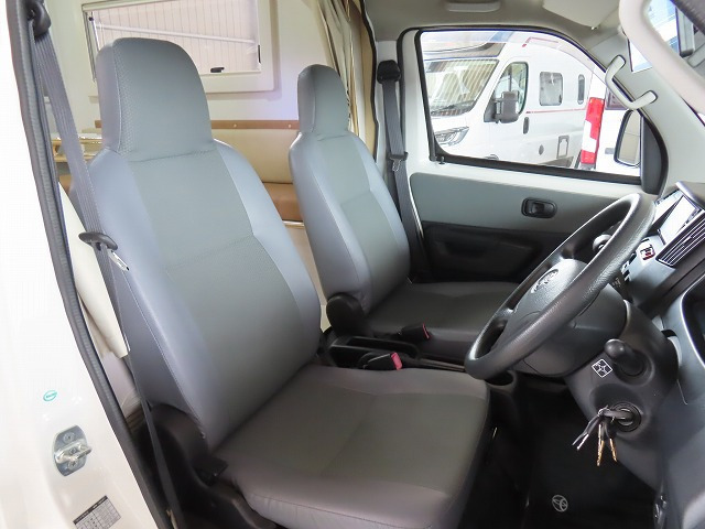 キャンピングカー キャブコン ﾀｳﾝｴｰｽ かｰいんてりあ高橋 ﾈｵﾕｰﾛ 4WD
