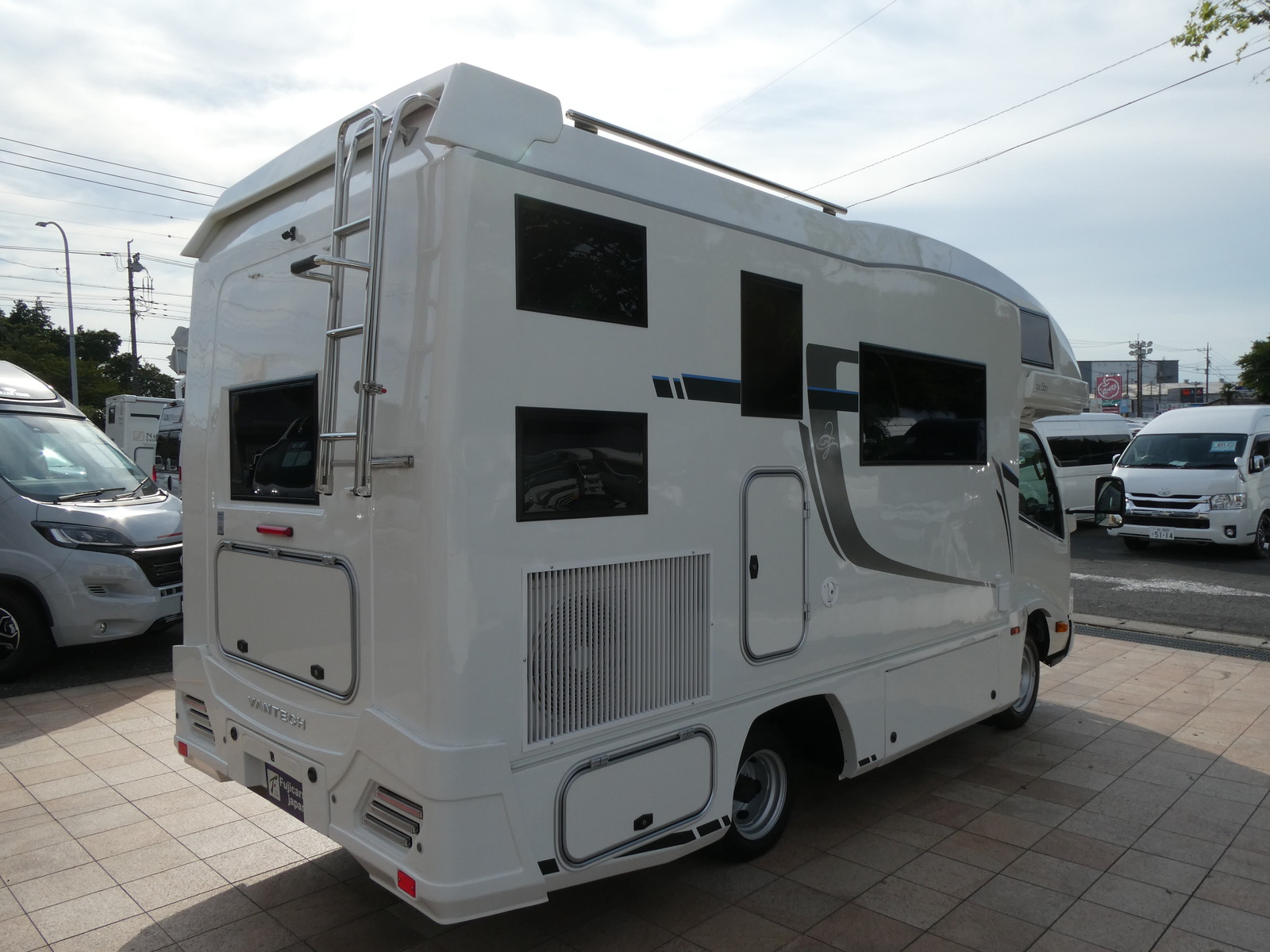 キャンピングカー キャブコン ﾊﾞﾝﾃｯｸ　ｼﾞﾙ520　ｲﾘｽ仕様(特注車)※ｶﾞｿﾘﾝ2WD