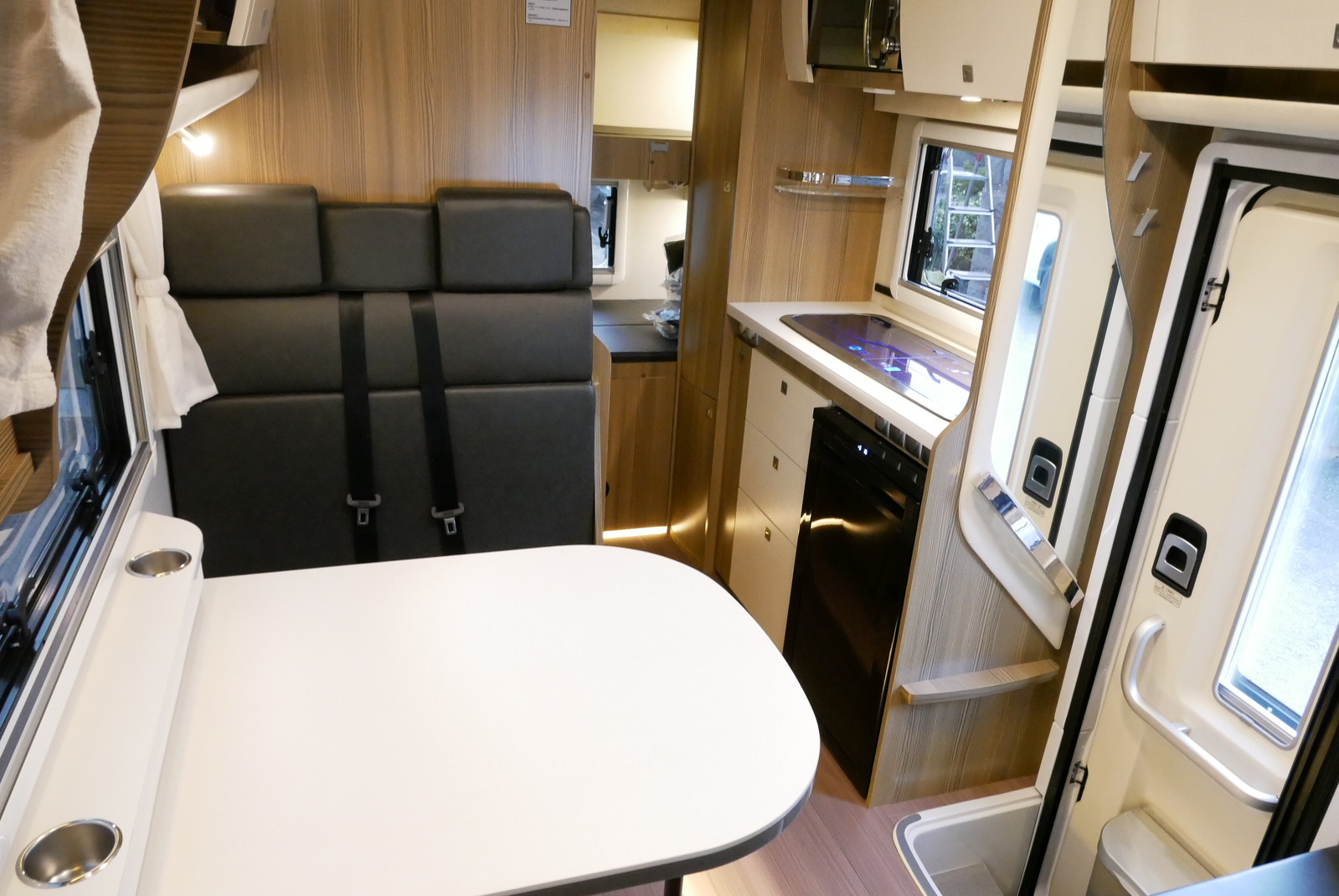 キャンピングカー キャブコン ｶﾑﾛｰﾄﾞ ｼﾞﾙ520ｲﾘｽ特別仕様 登録済み未使用車