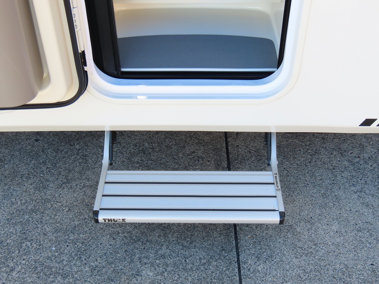 キャンピングカー キャブコン ｶﾑﾛｰﾄﾞｼﾞﾙ520ｲﾘｽ特別仕様 登録済み未使用車