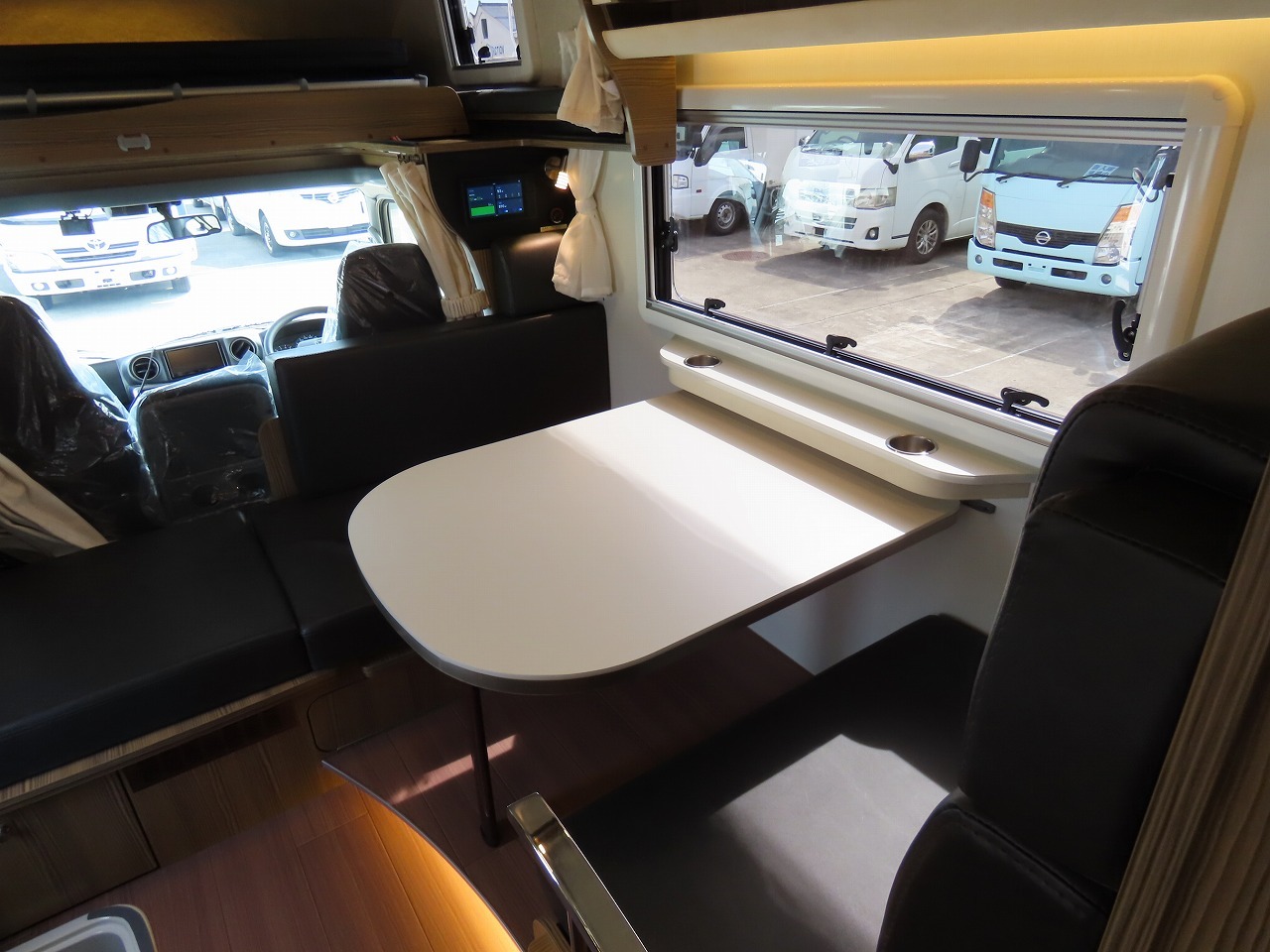 キャンピングカー キャブコン ｶﾑﾛｰﾄﾞｼﾞﾙ520ｲﾘｽ特別仕様 登録済み未使用車