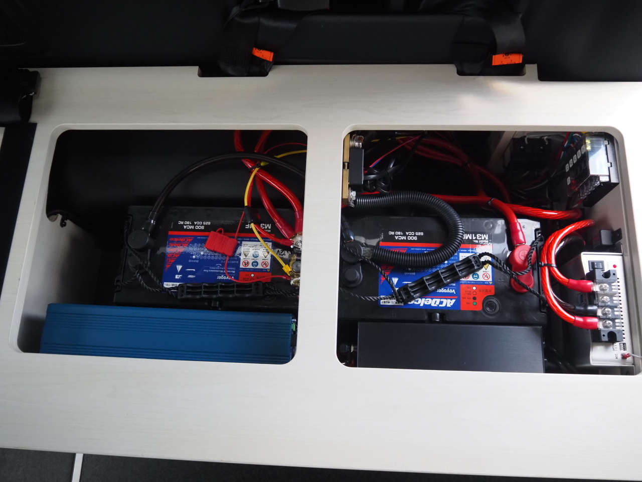 キャンピングカー バンコン ﾊｲｴｰｽ ﾅｯﾂRV ﾌｧﾐﾓC 4WD