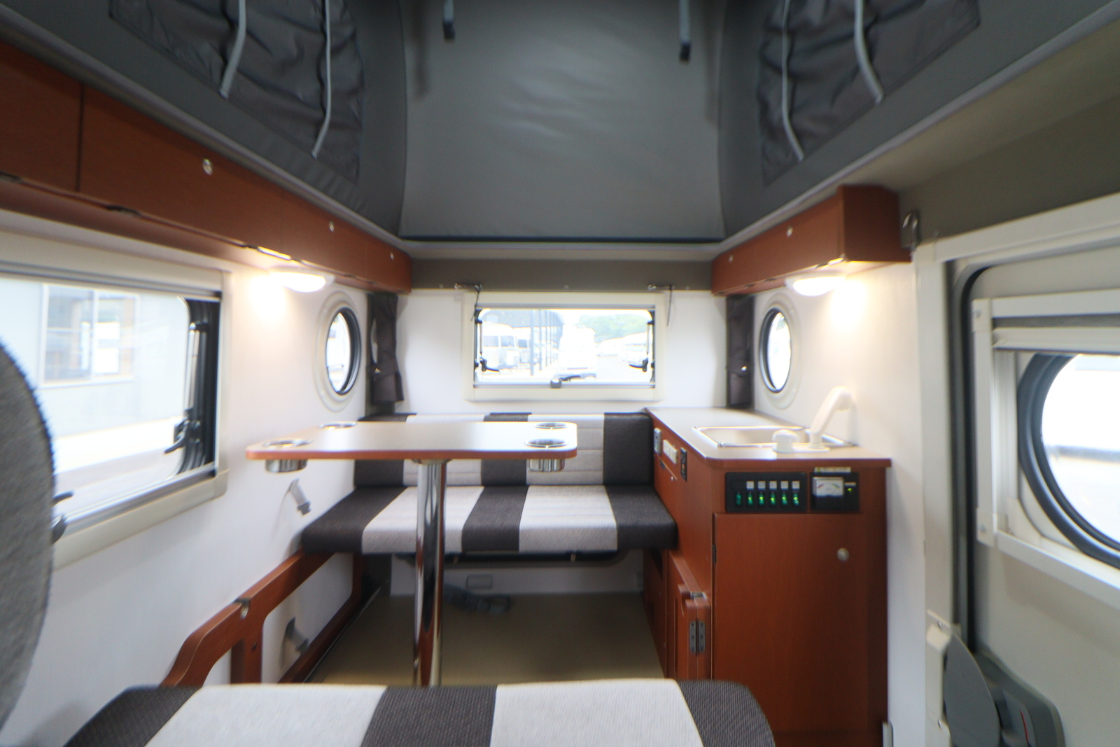 キャンピングカー 軽キャンパー ｷｬﾘｲ ｲﾝﾃﾞｨｱﾅRV ｲﾝﾃﾞｨ727-S