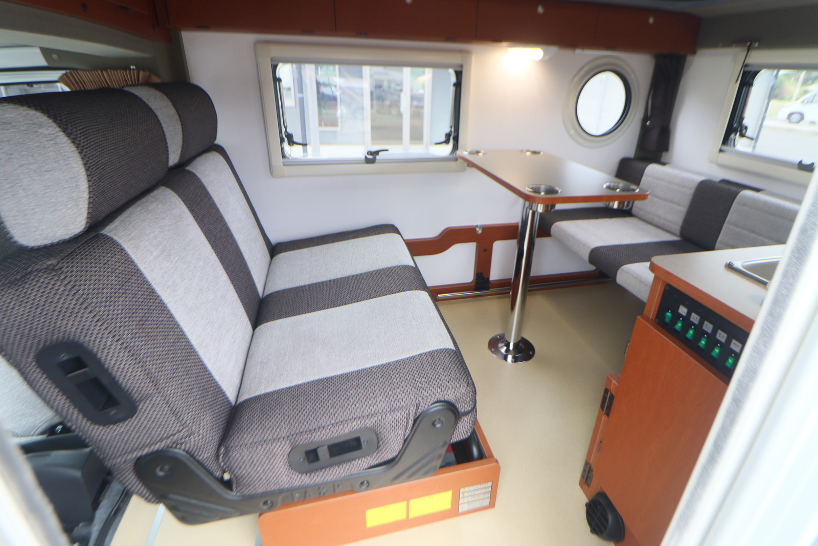 キャンピングカー 軽キャンパー ｷｬﾘｲ ｲﾝﾃﾞｨｱﾅRV ｲﾝﾃﾞｨ727-S
