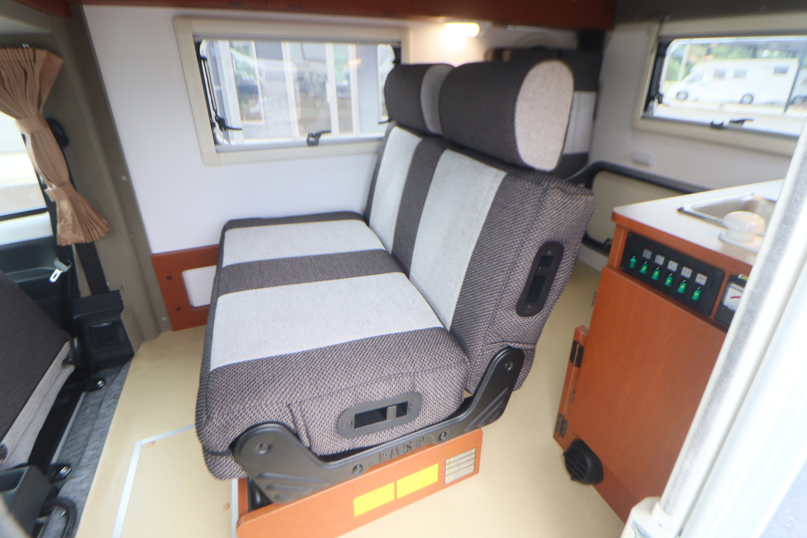 キャンピングカー 軽キャンパー ｷｬﾘｲ ｲﾝﾃﾞｨｱﾅRV ｲﾝﾃﾞｨ727-S