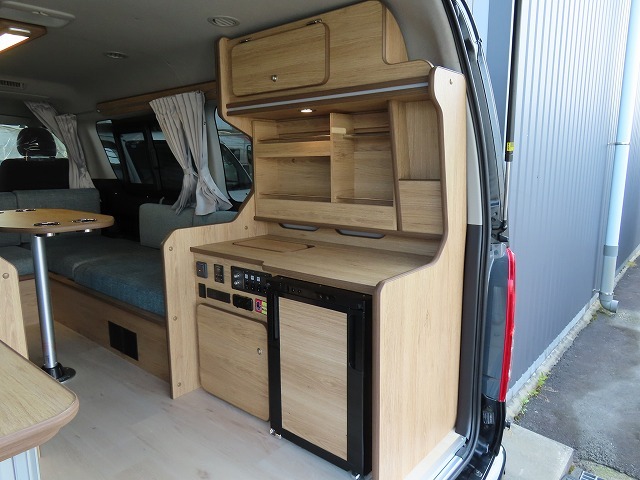 キャンピングカー バンコン ﾊｲｴｰｽ FOCS DS-L 4WD