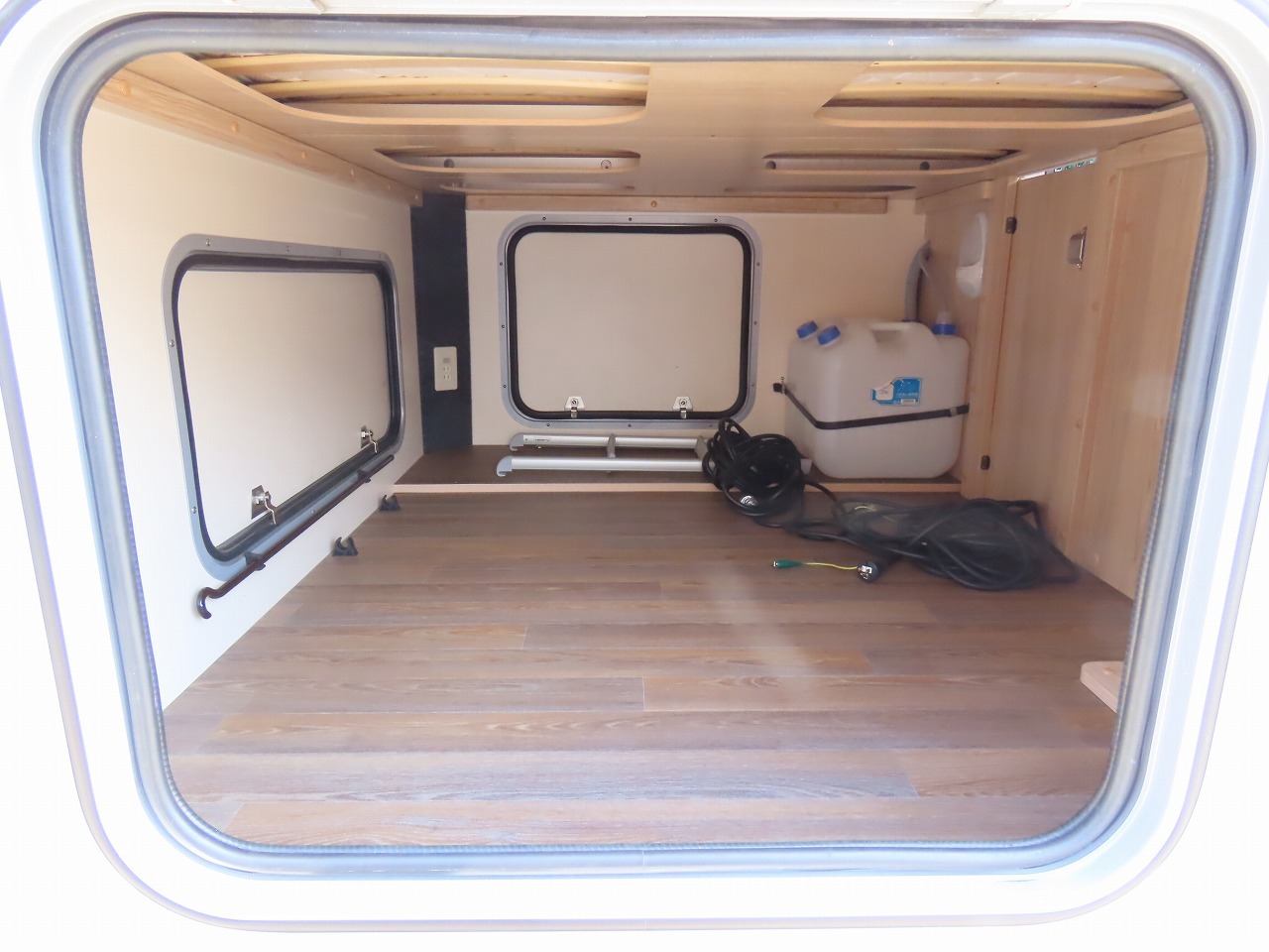 キャンピングカー キャブコン ｶﾑﾛｰﾄﾞﾅｯﾂRV ｼﾞｰﾌﾟﾆｰXｴﾎﾞﾗｲﾄ 4WD
