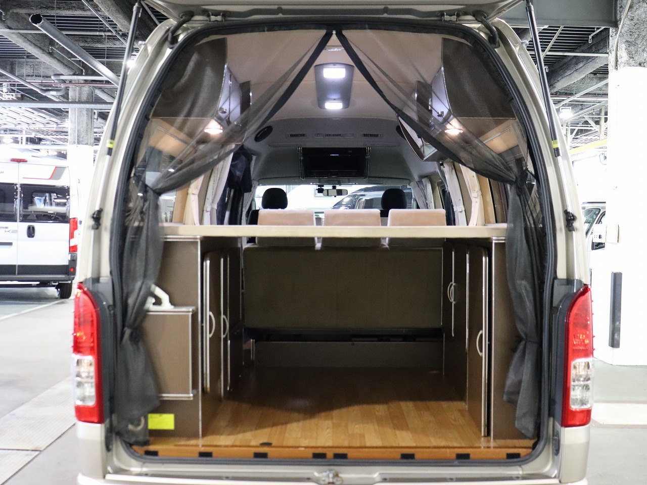 キャンピングカー バンコン ﾊｲｴｰｽ ｱﾙﾍﾟｼﾞｵ ｱｸﾃｨﾌﾞ 4WD　FF