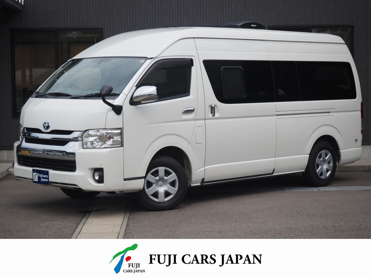 キャンピングカー バンコン レジアスエース ナッツRV トイエース 4WD