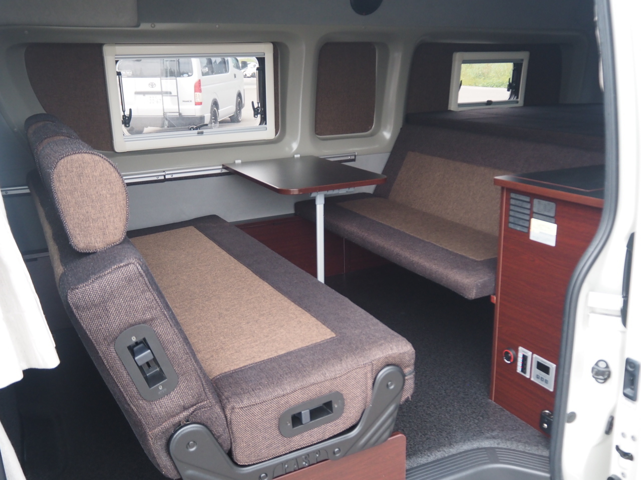 キャンピングカー バンコン ﾚｼﾞｱｽｴｰｽ ﾅｯﾂRV ﾄｲｴｰｽ 4WD