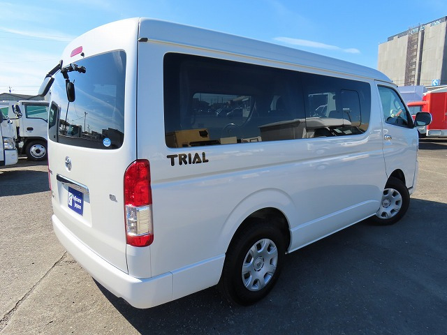キャンピングカー バンコン ﾊｲｴｰｽ ﾅｯﾂRV ﾄﾗｲｱﾙC　ｻｲﾄﾞｵｰﾆﾝｸﾞ