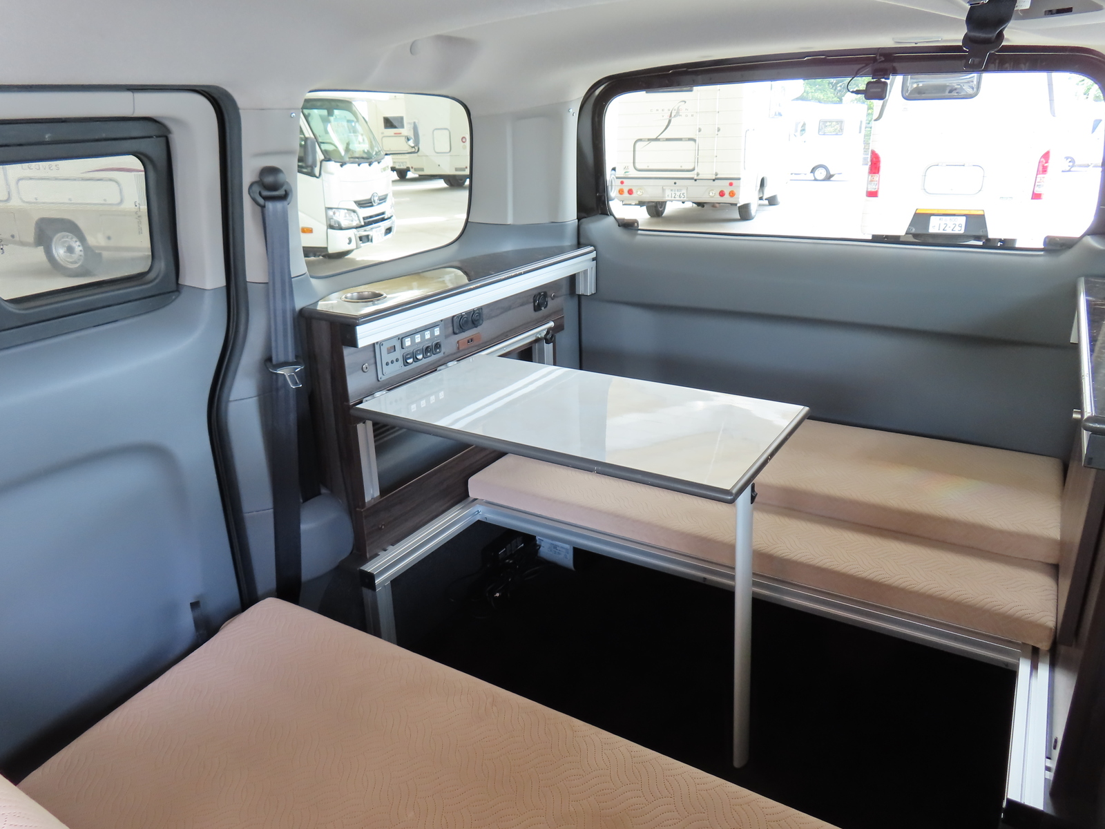 キャンピングカー バンコン NV200ﾊﾞﾈｯﾄ ﾒﾃｨｵ ﾗｸﾈﾙ
