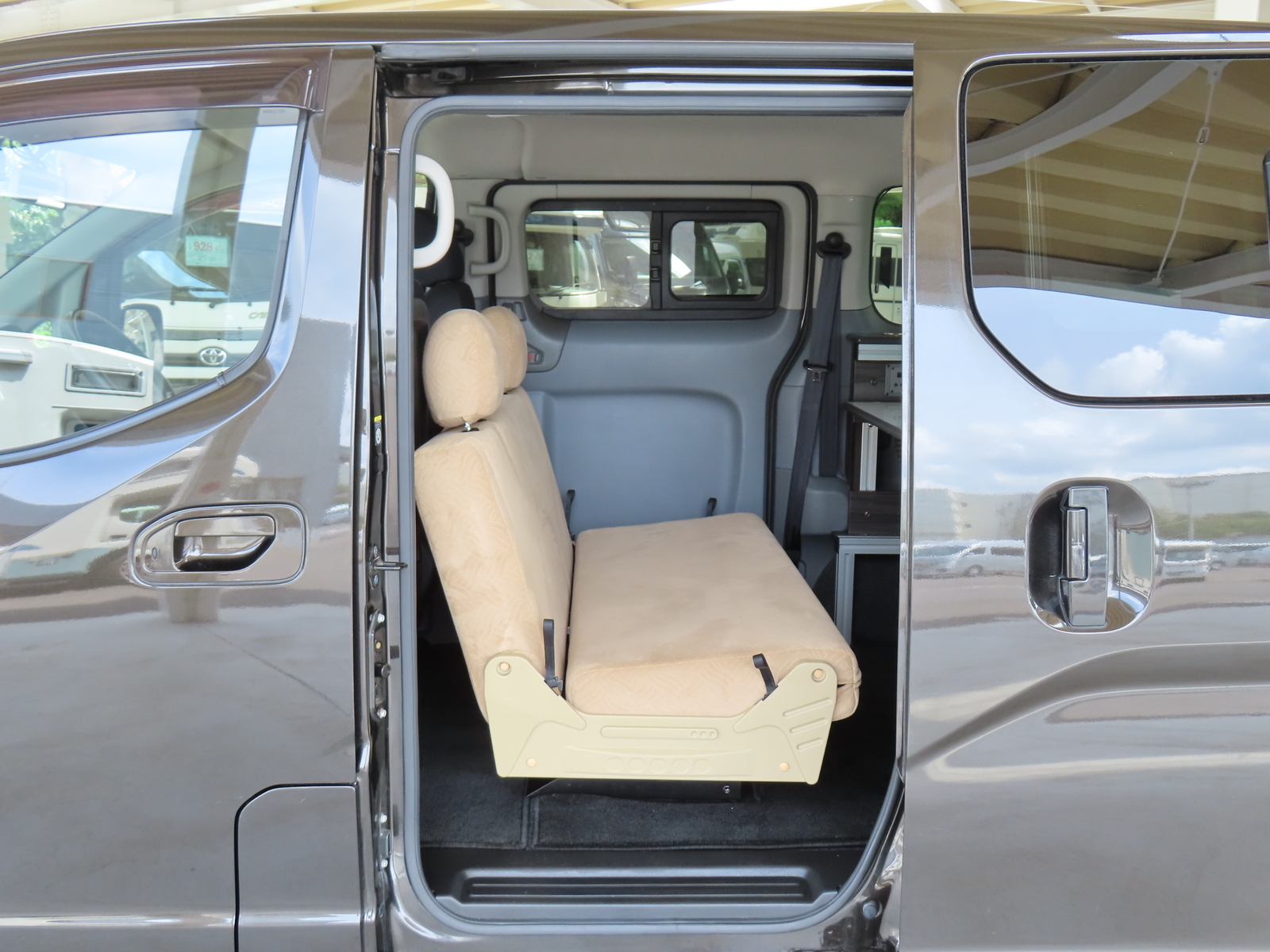 キャンピングカー バンコン NV200ﾊﾞﾈｯﾄ ﾒﾃｨｵ ﾗｸﾈﾙ