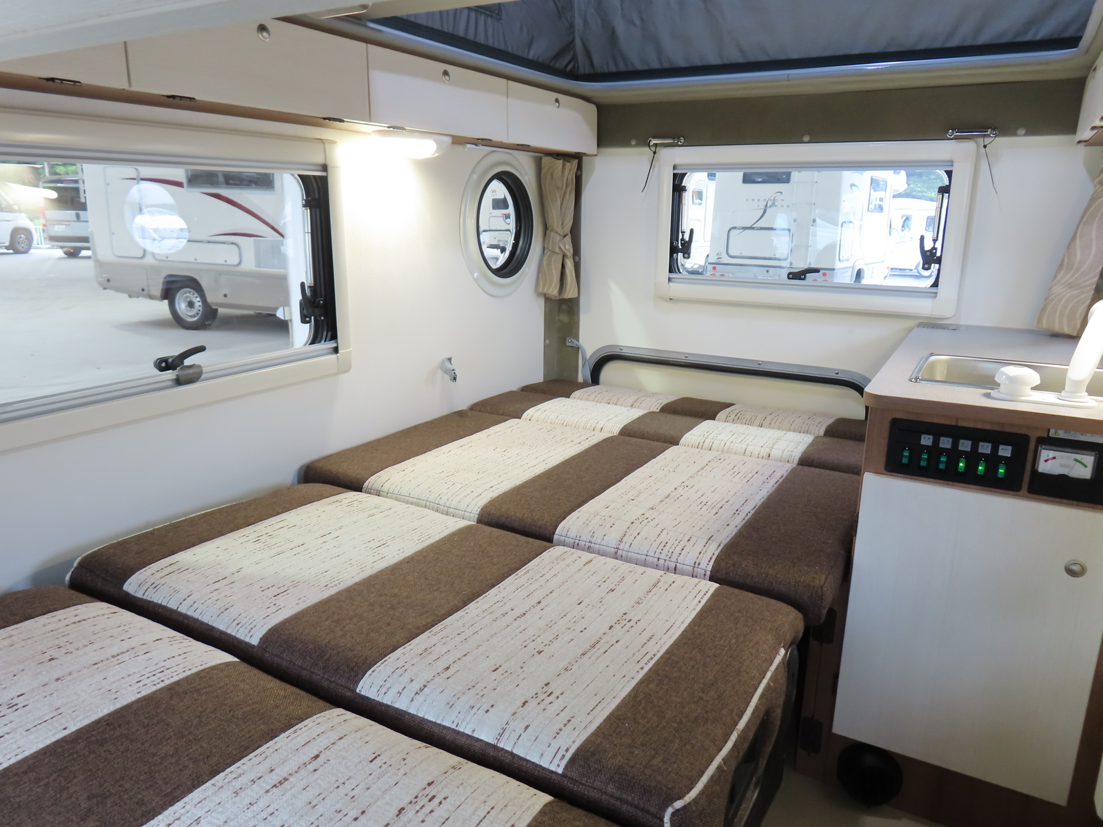 キャンピングカー ハイゼット 東和ﾓｰﾀｰｽ ｲﾝﾃﾞｨ108　FFﾋｰﾀｰ