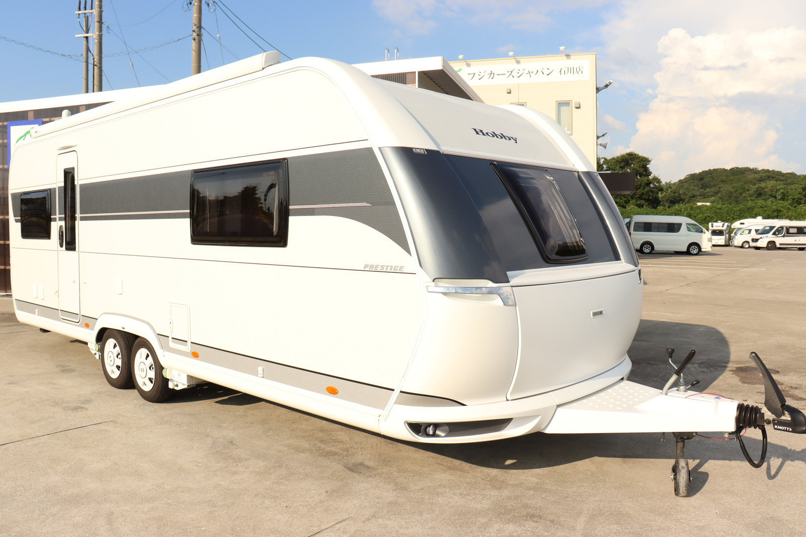 キャンピングカー トレーラー ﾎﾋﾞｰ650UFf　ﾌﾟﾚｽﾃｰｼﾞ　家AC　2軸　要けん引免許