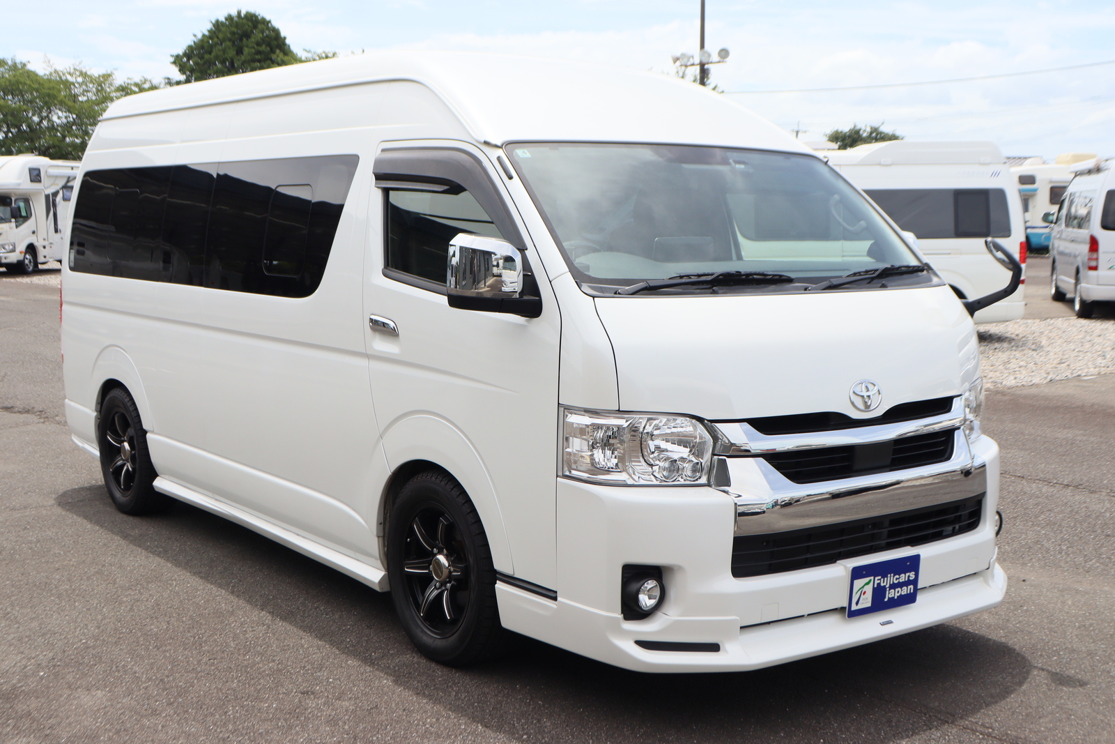 キャンピングカー バンコン ﾊｲｴｰｽ ﾌｫｰｼｰｽﾞ 5Xﾄﾗｯﾄﾞ 4WD