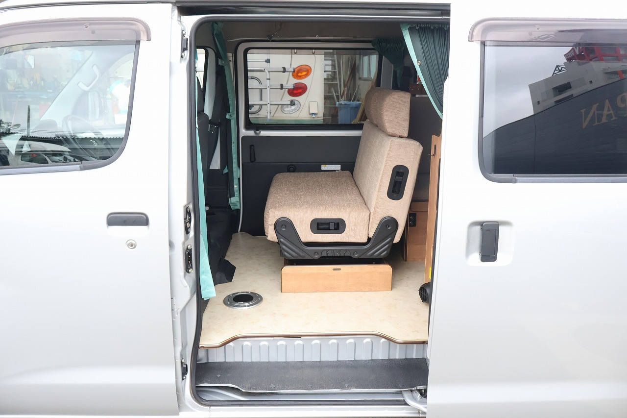 キャンピングカー バンコン ﾗｲﾄｴｰｽ ｺﾝﾊﾟｸﾄﾊﾞｶﾝﾁｪｽMOMO 4WD