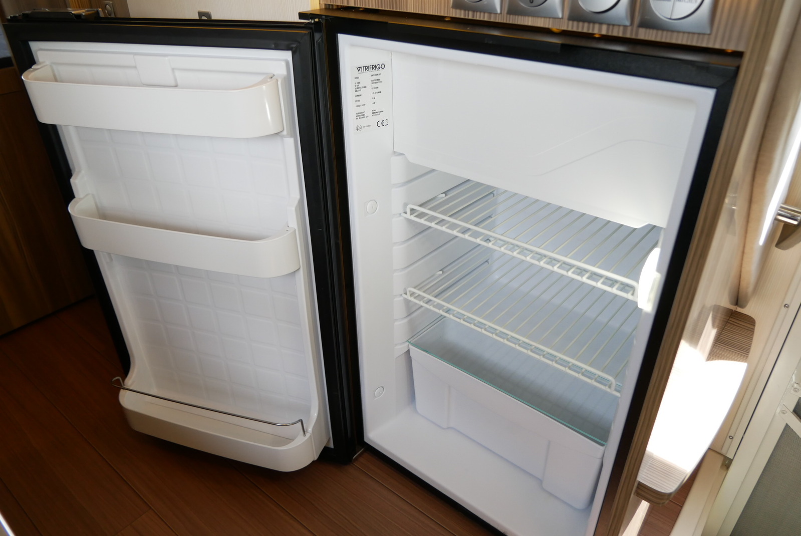 キャンピングカー キャブコン ｶﾑﾛｰﾄﾞ ﾊﾞﾝﾃｯｸ ｼﾞﾙ520 4WD　家庭用AC
