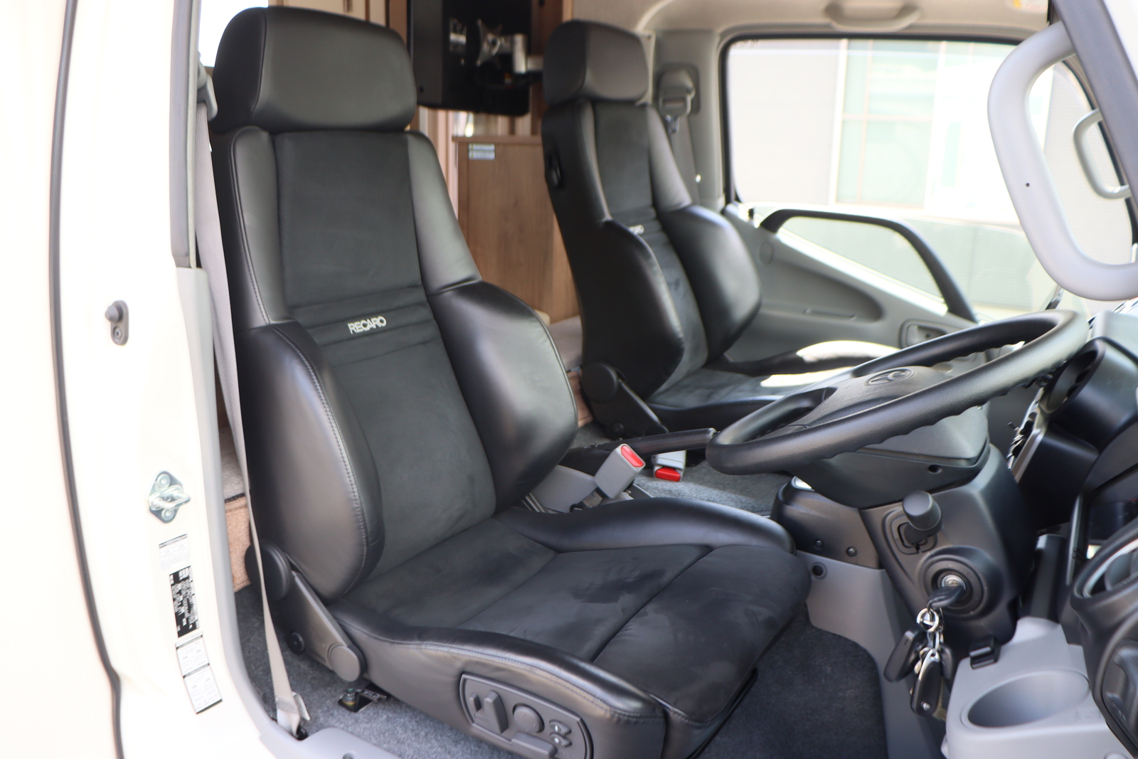 キャンピングカー キャブコン ｶﾑﾛｰﾄﾞﾅｯﾂ ｸﾚｱ5.3Xﾊｲﾊﾟｰｴﾎﾞ 4WD