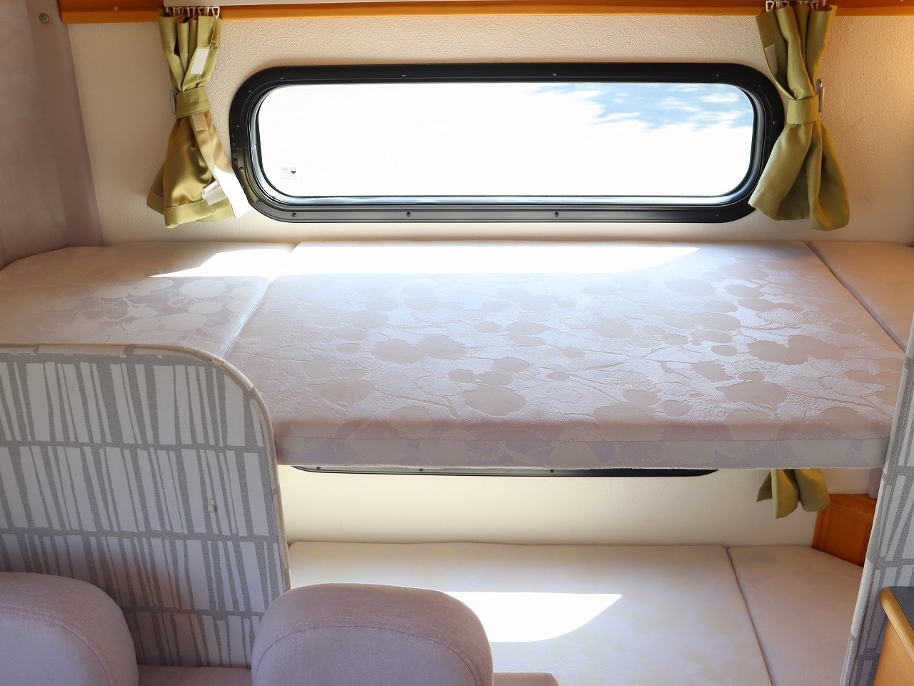 キャンピングカー キャブコン ﾎﾞﾝｺﾞ AtoZ ｱﾐﾃｨ ﾎﾞｽｺ