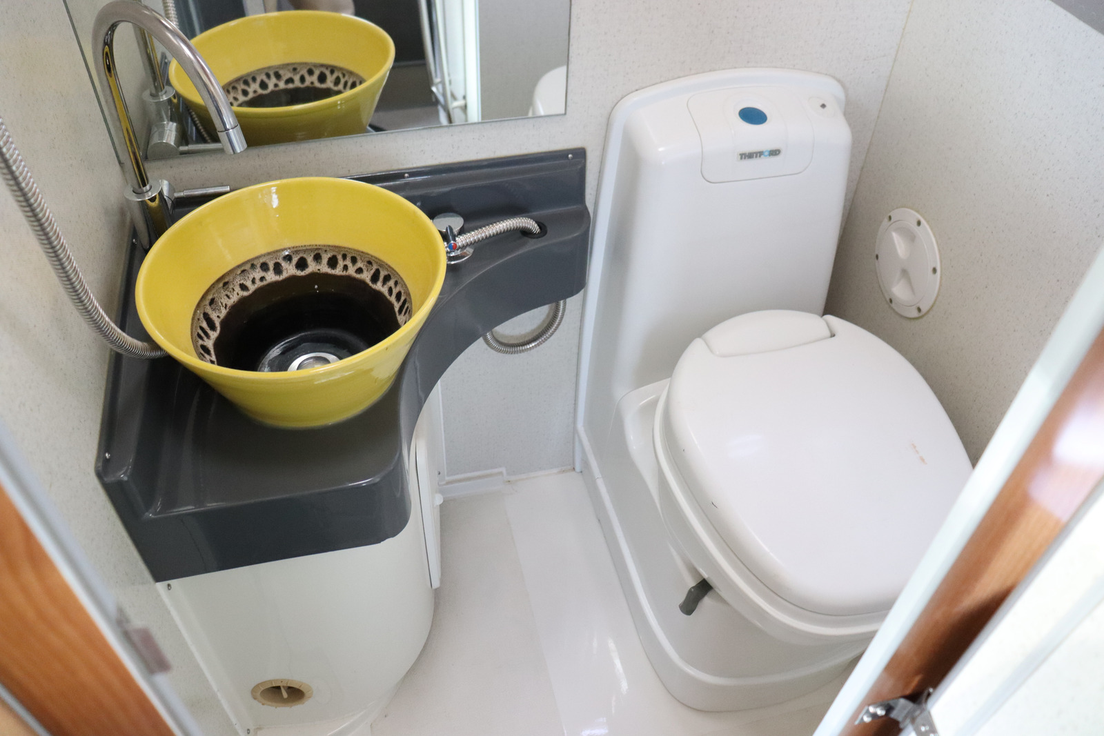 キャンピングカー キャブコン ｶﾑﾛｰﾄﾞ ﾊﾞﾝﾃｯｸ ｼﾞﾙ　FFﾋｰﾀｰ　軽油