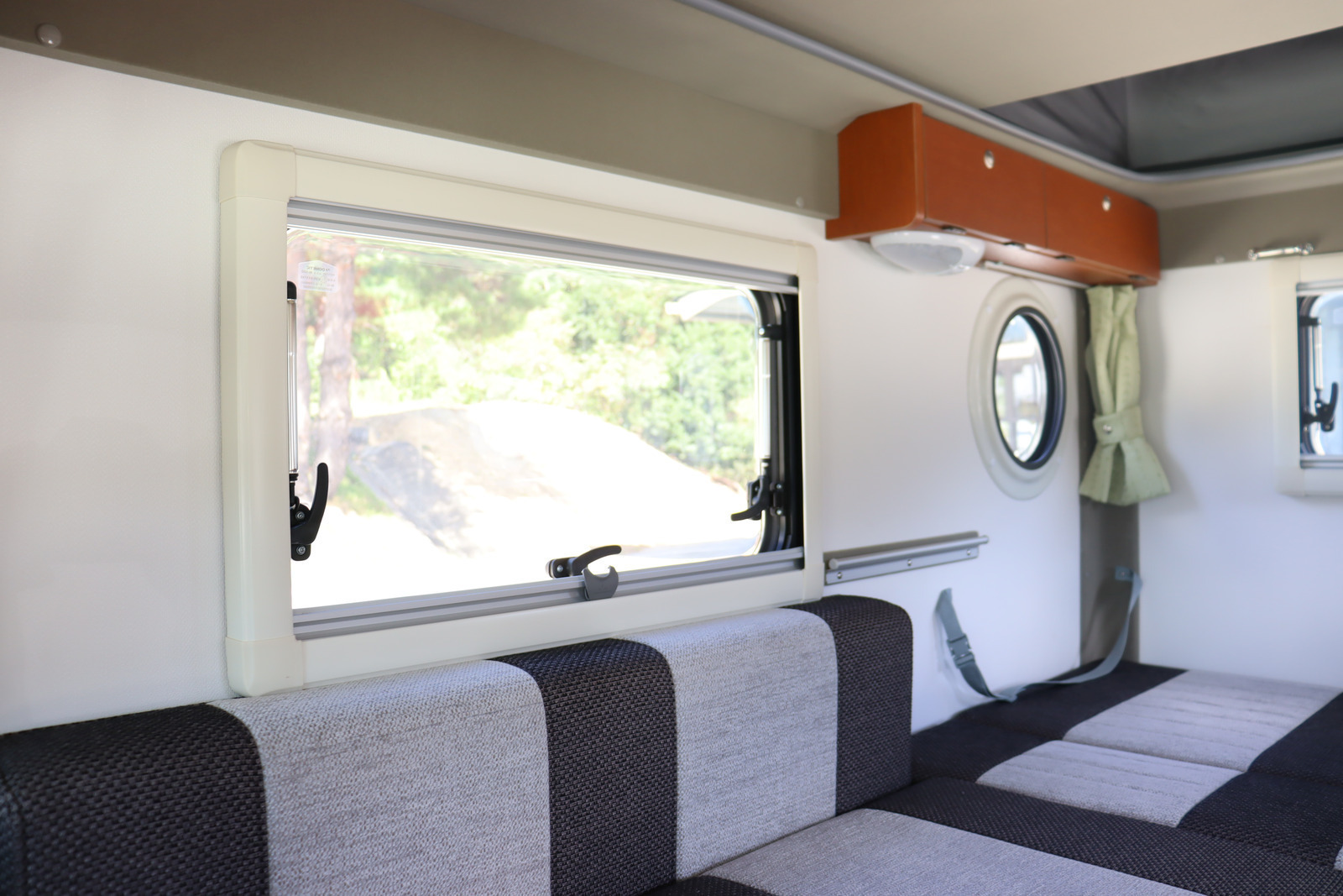 キャンピングカー 軽キャンパー ﾊｲｾﾞｯﾄ ｲﾝﾃﾞｨｱﾅRV ｲﾝﾃﾞｨ727
