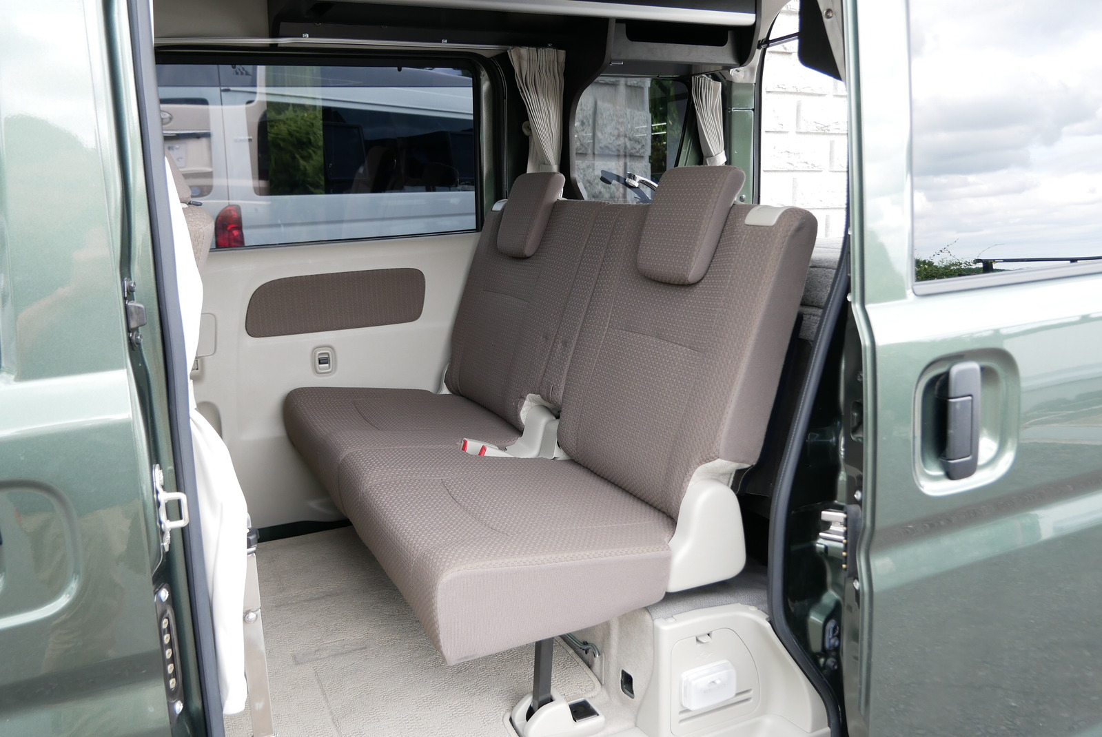 キャンピングカー 軽キャンパー ｴﾌﾞﾘｲ 岡ﾓｰﾀｰｽ ﾐﾆﾁｭｱｸﾙｰｽﾞ 4WD