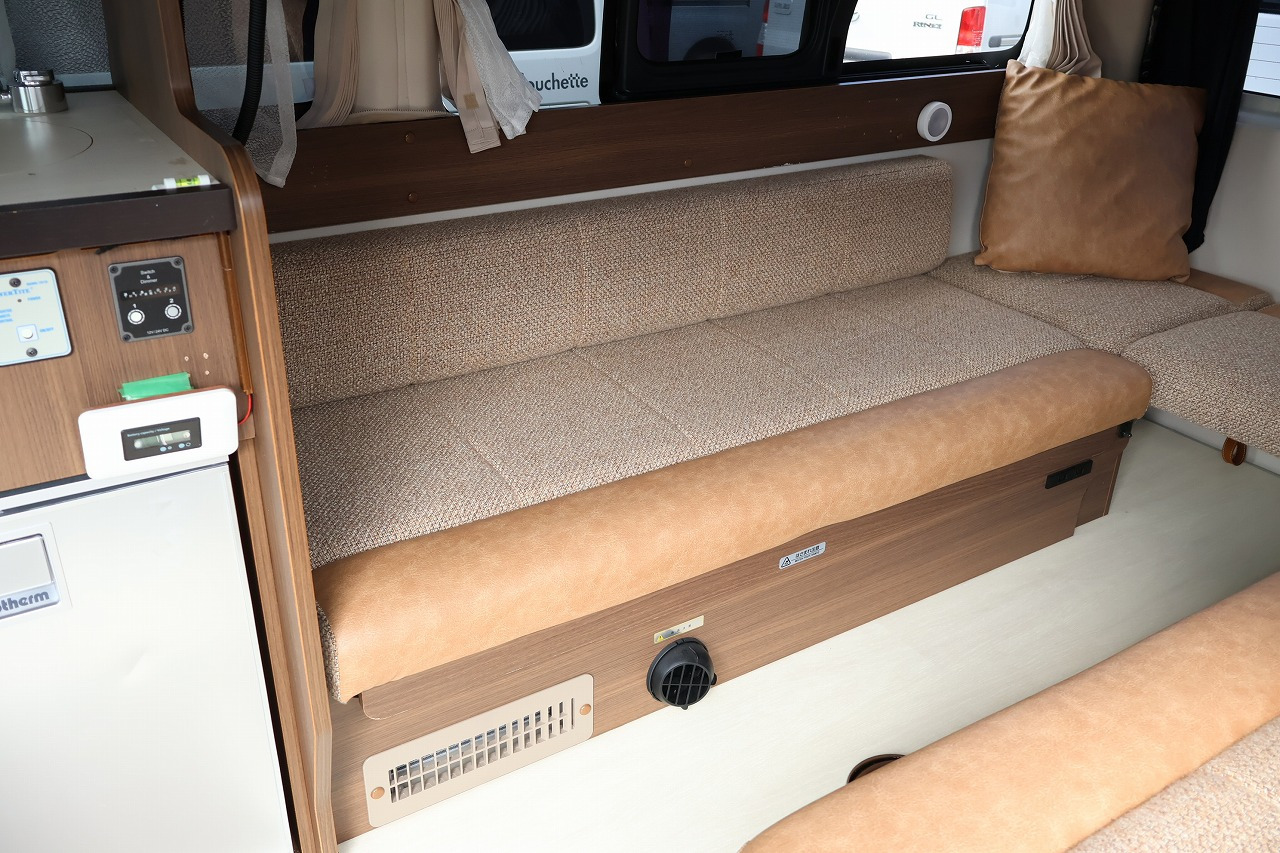 キャンピングカー バンコン ﾊｲｴｰｽ ﾚｸﾋﾞｨ ﾌﾟﾗｽLV　FFﾋｰﾀｰ