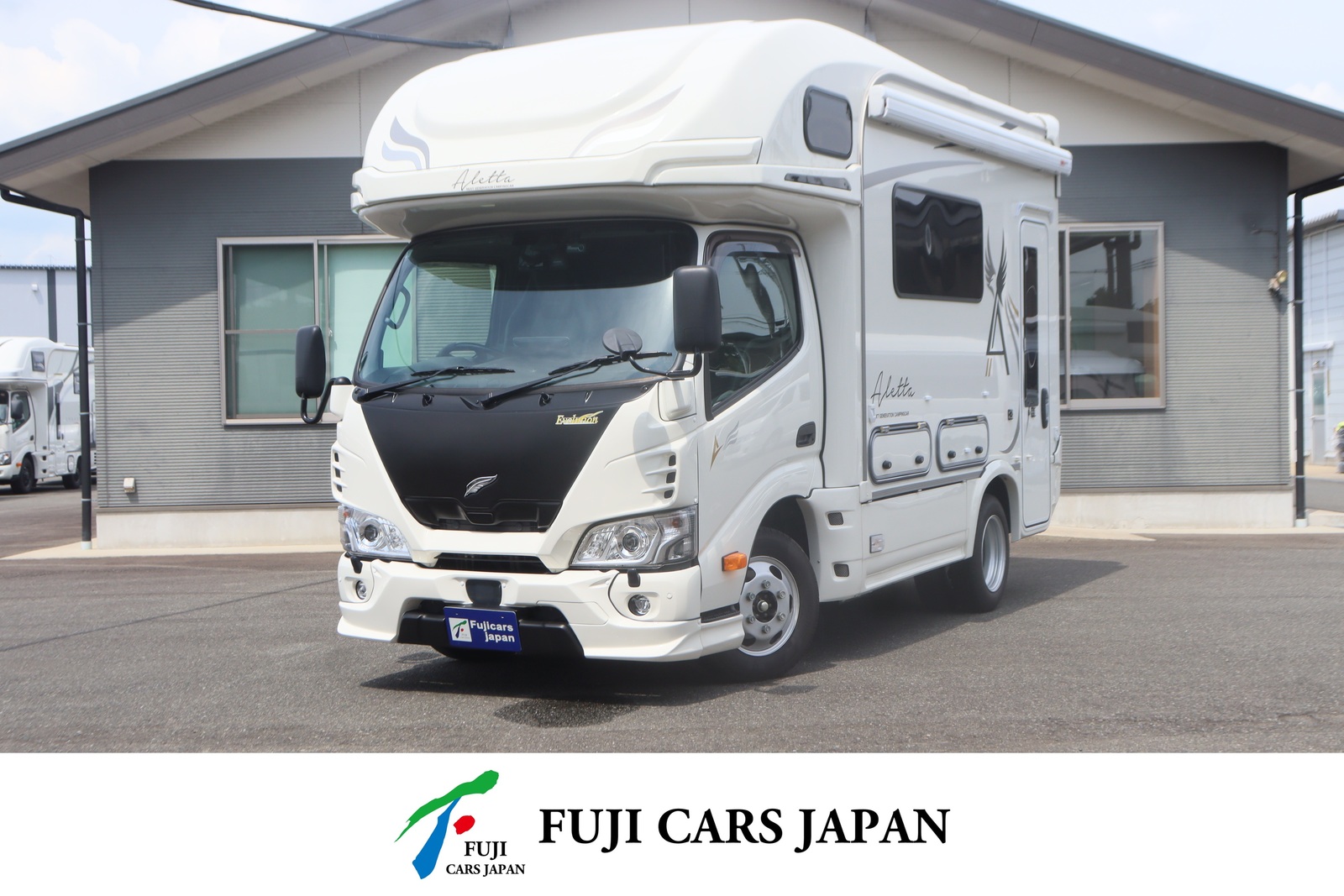 キャンピングカー キャブコン カムロードナッツRV アレッタRE ハイパーエボⅢ