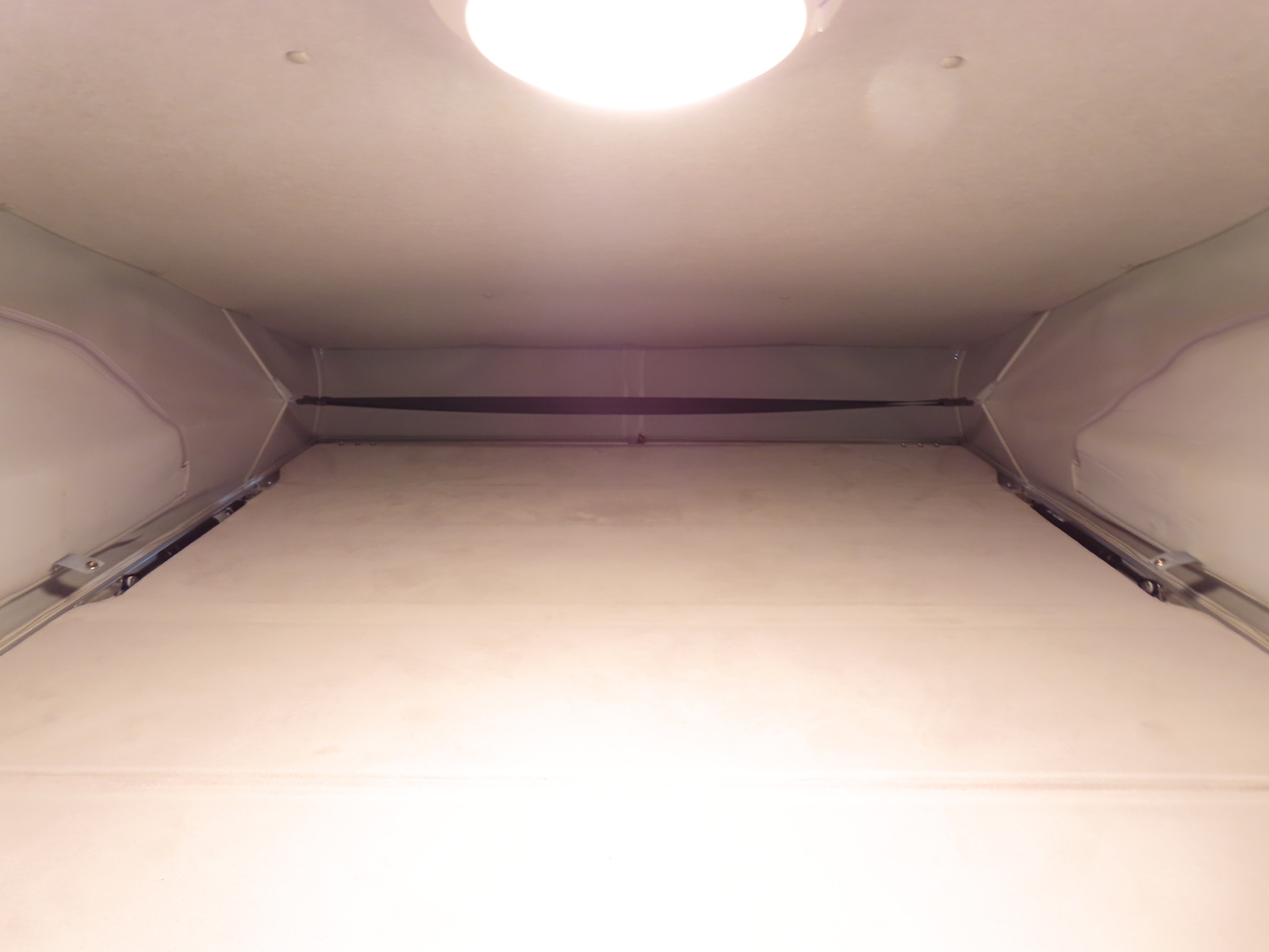 キャンピングカー バンコン ﾊｲｴｰｽ ﾎﾜｲﾄﾊｳｽ ｺﾝﾊﾟｽ 4WD